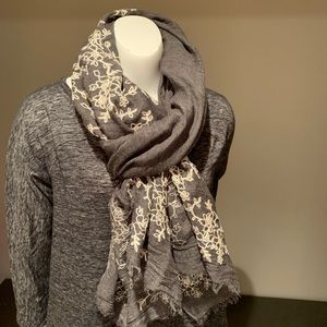 ALTAR’D STATE NWT Charcoal Embroidered Scarf One Size